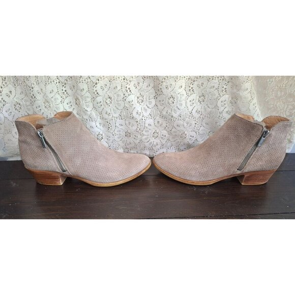 EUC Lucky Brand	Bayley 2 Perforated Beige Suede BootSz. 8.5M - Picture 4 of 12